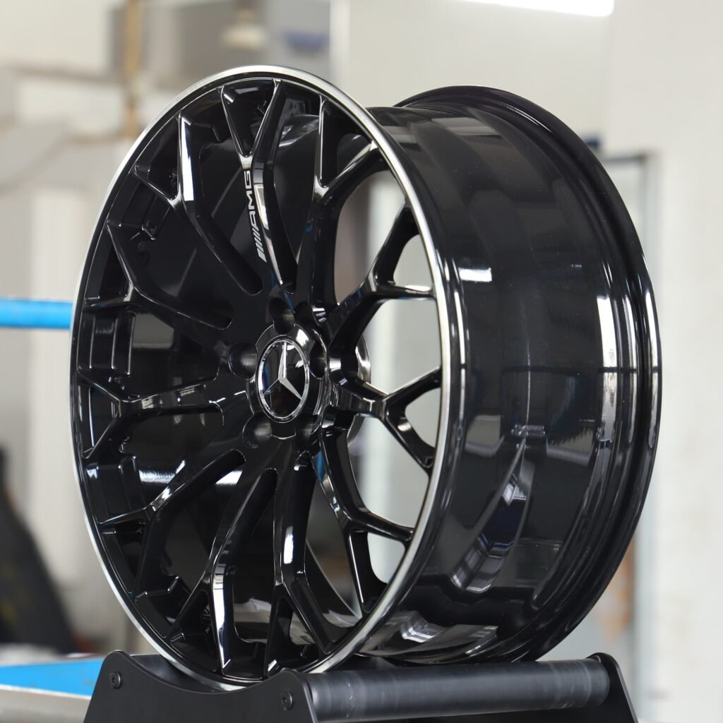 Audi Q7 wheels – Bright Silver 11 Y-Spoke, lip and barrel detail