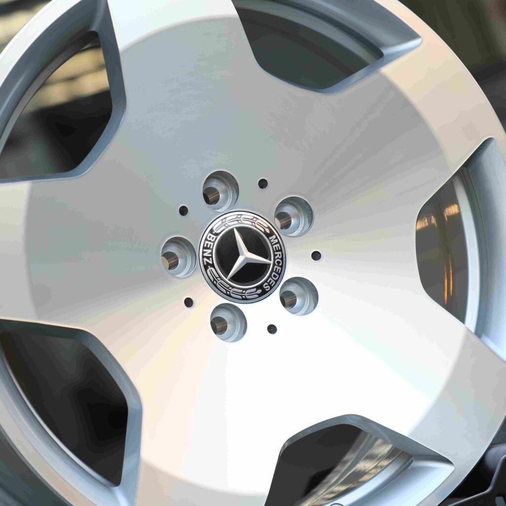 Mercedes-Benz C-Class W206 wheels – Bright Silver 5-Spoke Full-Face, lip and barrel detail