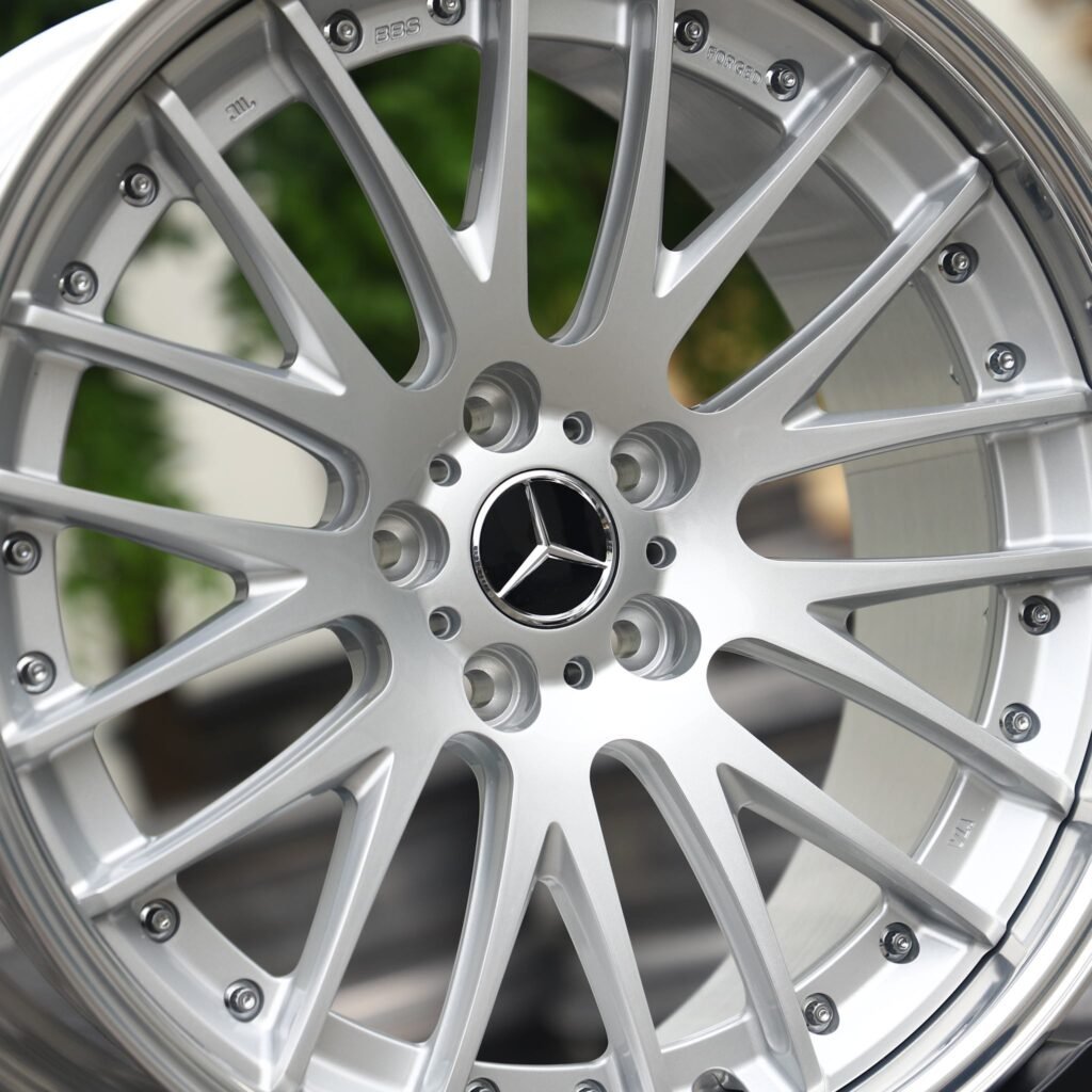 Audi Q7 wheels – Custom Finish 2-Piece, lip and barrel detail