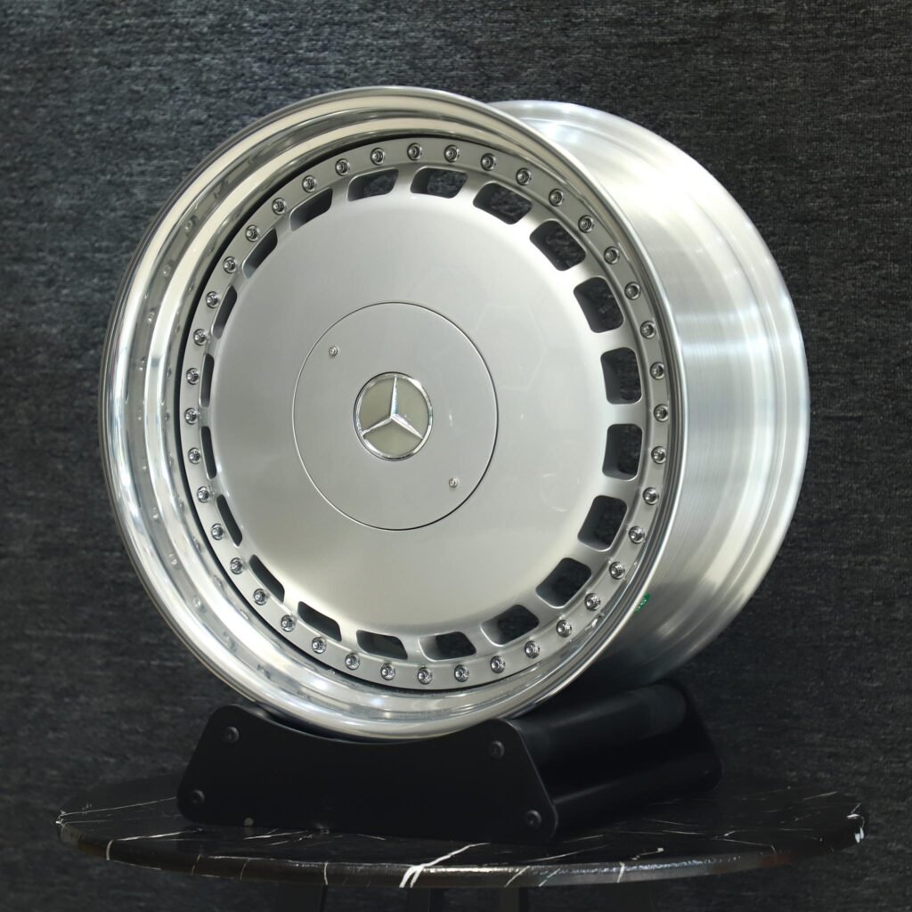 Mercedes-Benz C-Class W206 wheels – Custom Finish 2-Piece Full-Face, lip and barrel detail