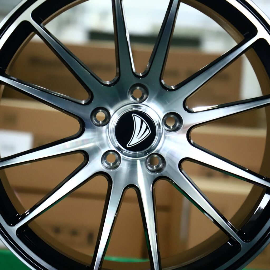 Audi Q7 wheels – Gloss Black 12-Spoke Machined Face Concave, lip and barrel detail