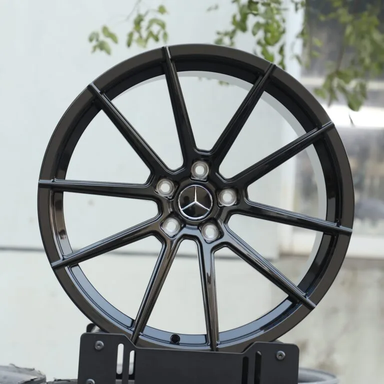 Mercedes-Benz OEM-Style Gunmetal 10 Directional-Spoke Forged Wheels – Mercedes-Benz E-Class / S-Class, front view