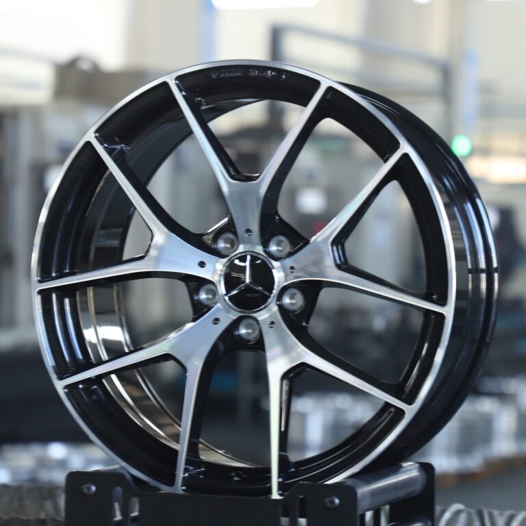 Mercedes-Benz E-Class wheels – Gloss Black 5 Y-Spoke Machined Face, front view
