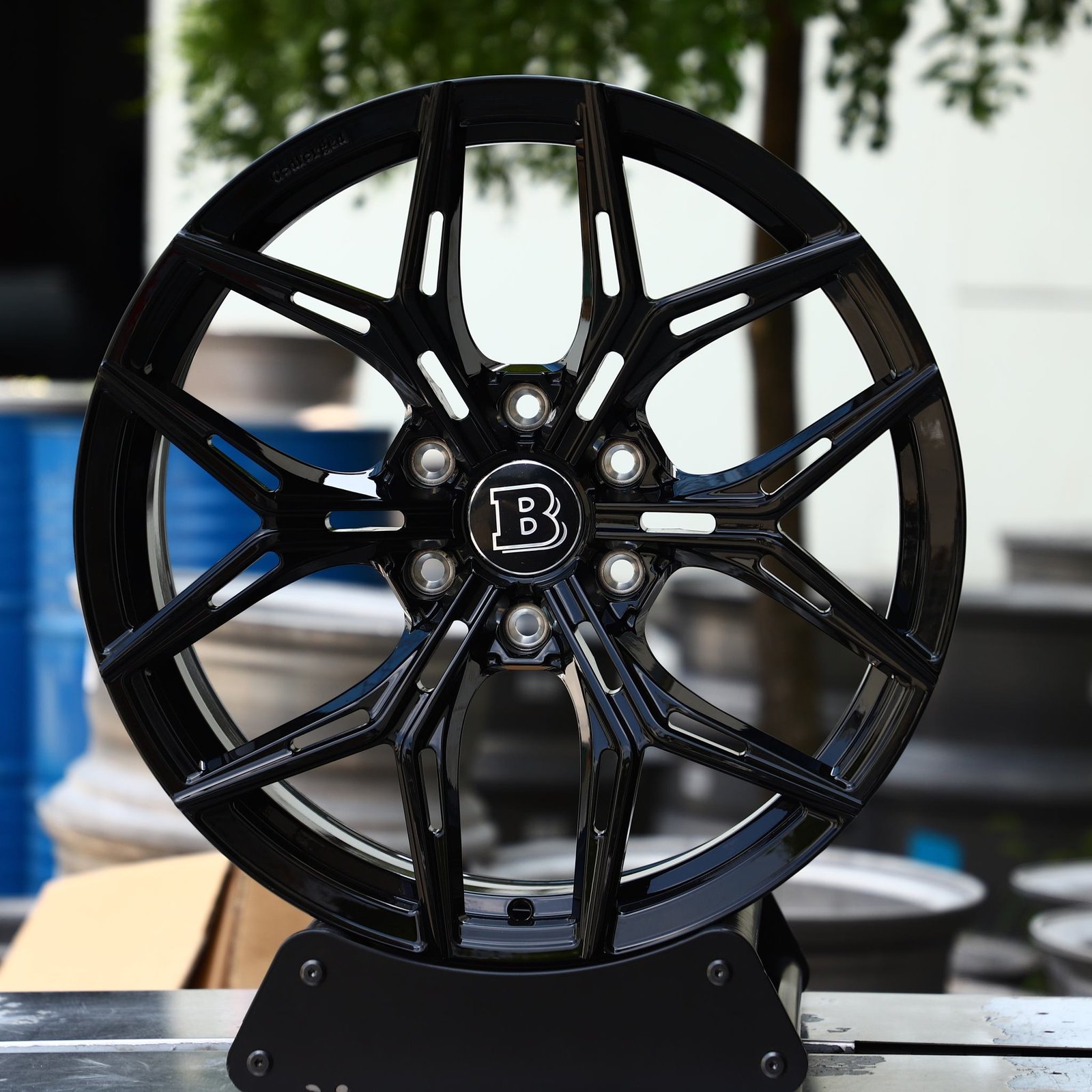 Mercedes-Benz G-Class W463 wheels – Gloss Black 6 Y-Spoke (Brabus-Style), front view