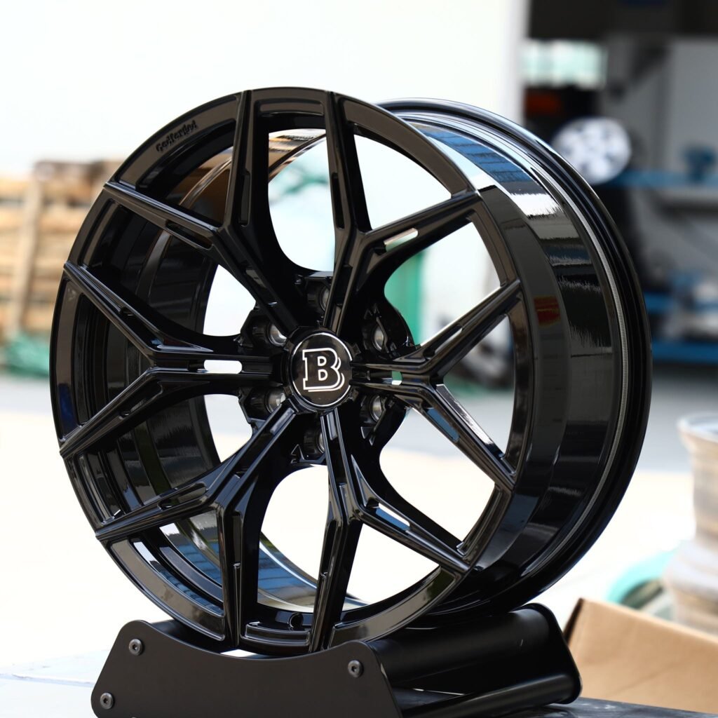 Mercedes-Benz G55 AMG wheels – Gloss Black 6 Y-Spoke (Brabus-Style), angled view