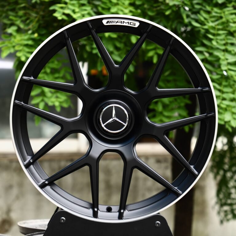 Mercedes-Benz E-Class wheels – Gloss Black 7 Y-Spoke Machined Face, front view
