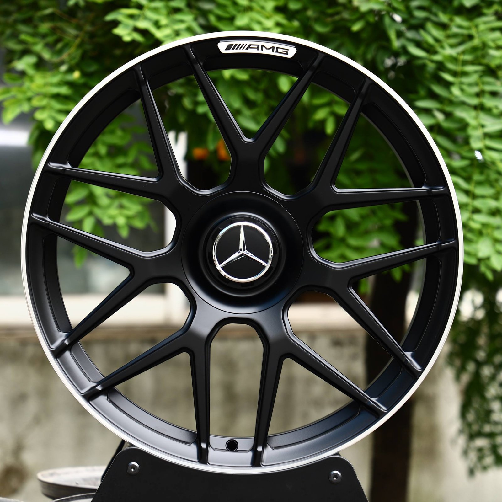 Mercedes-Benz E-Class wheels – Gloss Black 7 Y-Spoke Machined Face, front view