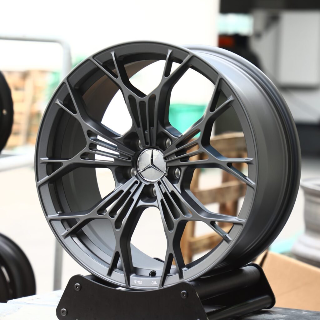 Mercedes-Benz Style Gloss Black / Gunmetal Cross Split-Spoke Forged Wheels - Mercedes-Benz E-Class / Mercedes-Benz S-Class Fitment (5-Lug) view 3