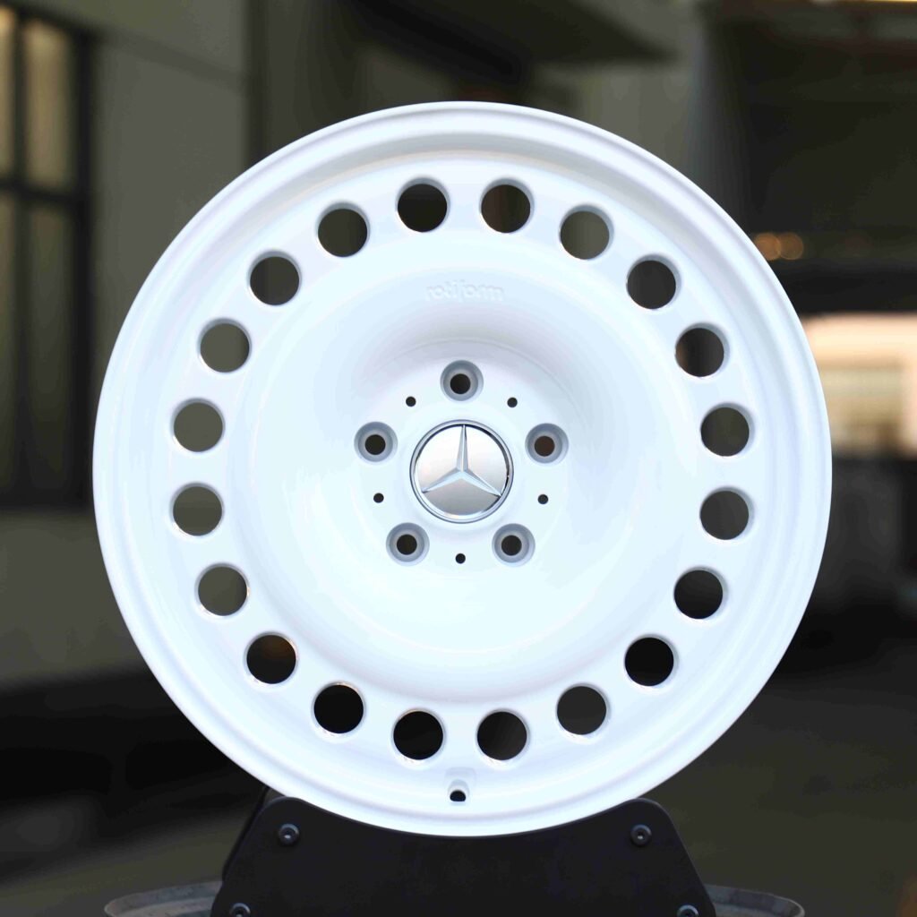 Mercedes-Benz Style Gloss White Full-Face Forged Wheels - Mercedes-Benz E-Class / Mercedes-Benz S-Class Fitment (5-Lug) Monoblock forged wheel