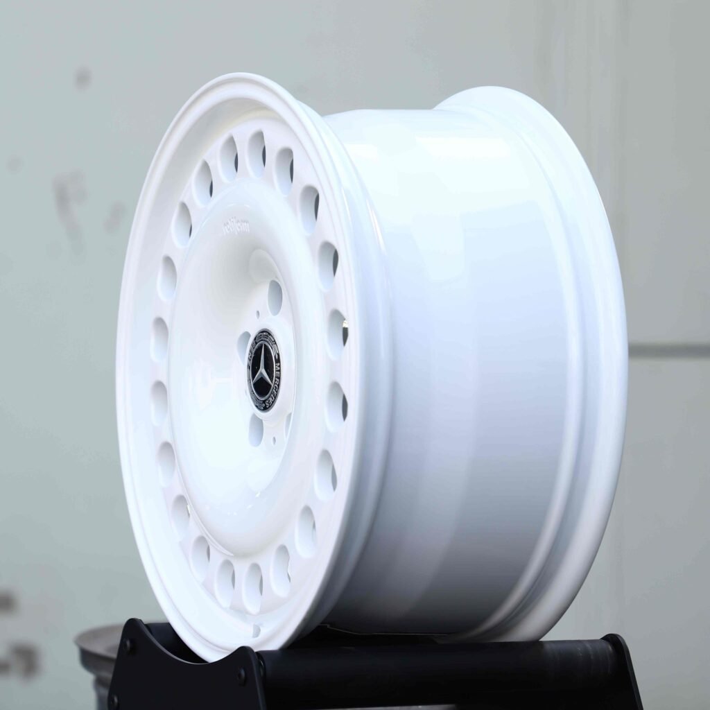 Mercedes-Benz Style Gloss White Full-Face Forged Wheels - Mercedes-Benz E-Class / Mercedes-Benz S-Class Fitment (5-Lug) view 4