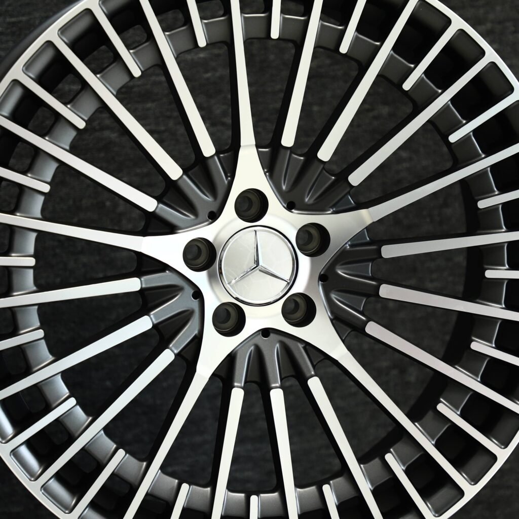 Audi Q7 wheels – Gray Multi-Spoke Machined Face, lip and barrel detail