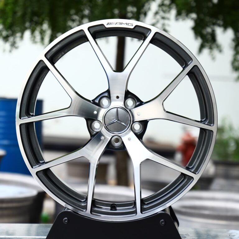Mercedes-Benz E-Class wheels – Gunmetal / Gray 5 Y-Spoke Machined Face, front view