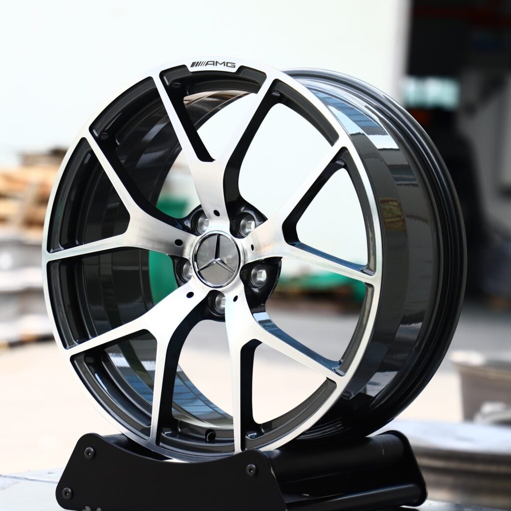 Mercedes-Benz S-Class wheels – Gunmetal / Gray 5 Y-Spoke Machined Face, angled view