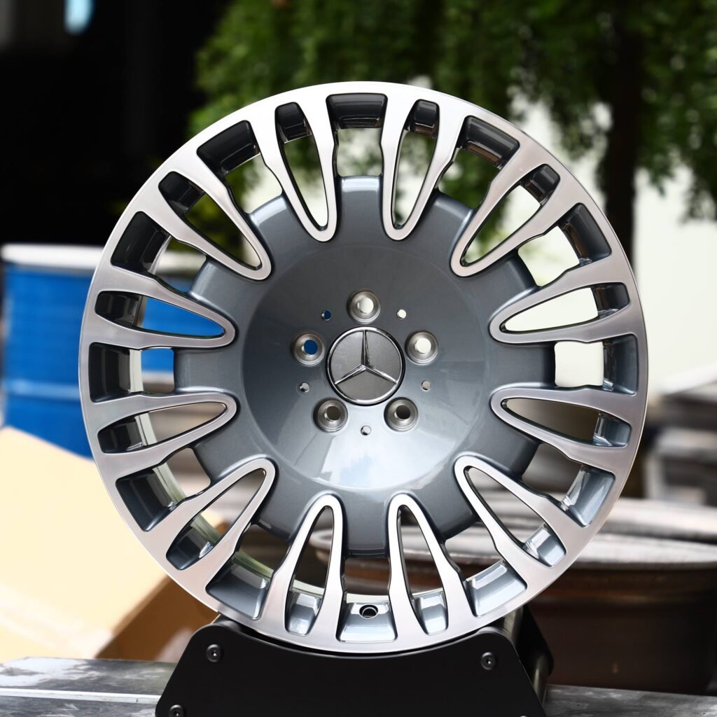 Mercedes-Benz E-Class wheels – Light Gunmetal / Gray Machined Face, front view