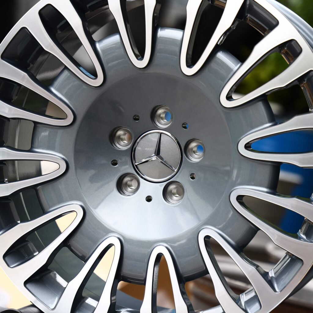 Audi Q7 wheels – Light Gunmetal / Gray Machined Face, lip and barrel detail