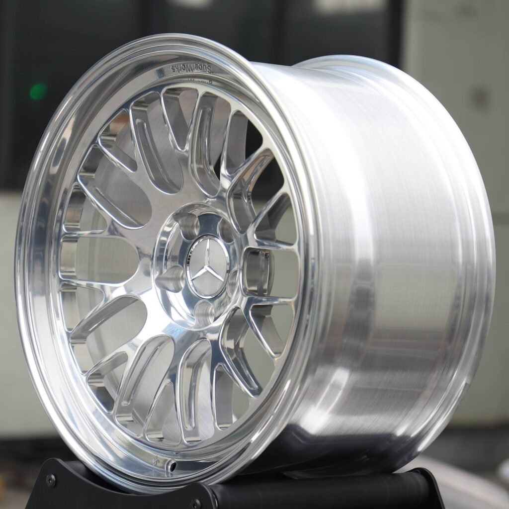 Audi Q7 wheels – Matte Silver 10 Y-Spoke Deep Lip, lip and barrel detail