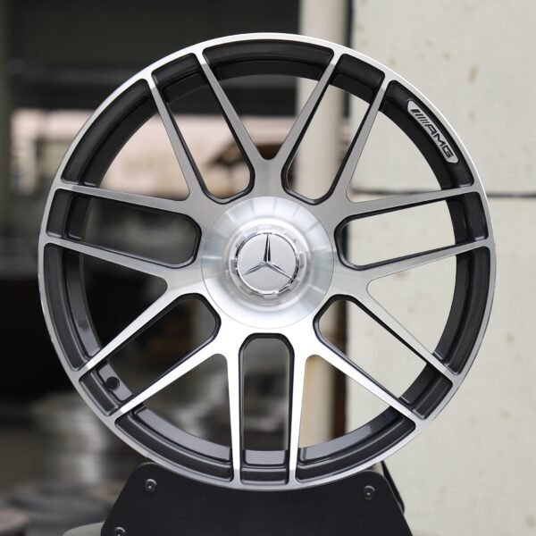 Mercedes-Benz E-Class wheels – Black / Machined 7 Y-Spoke Machined Face, front view