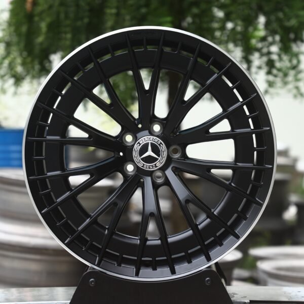 Mercedes-Benz E-Class wheels – Gloss Black Multi-Spoke, front view