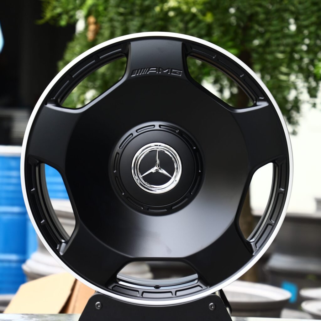 Mercedes-Benz Style Matte Silver Full-Face Forged Wheels - Mercedes-Benz E-Class / Mercedes-Benz S-Class Fitment (5-Lug) Monoblock forged wheel