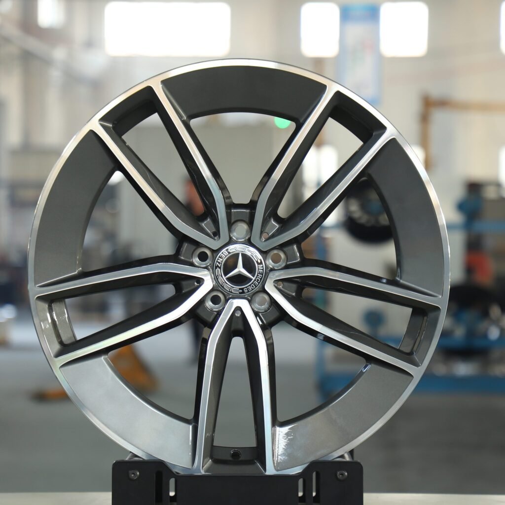 Mercedes-Benz E-Class wheels – Metallic Gray 5-Spoke Machined Face, front view