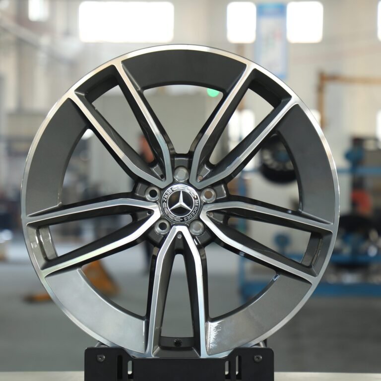 Mercedes-Benz E-Class wheels – Metallic Gray 5-Spoke Machined Face, front view