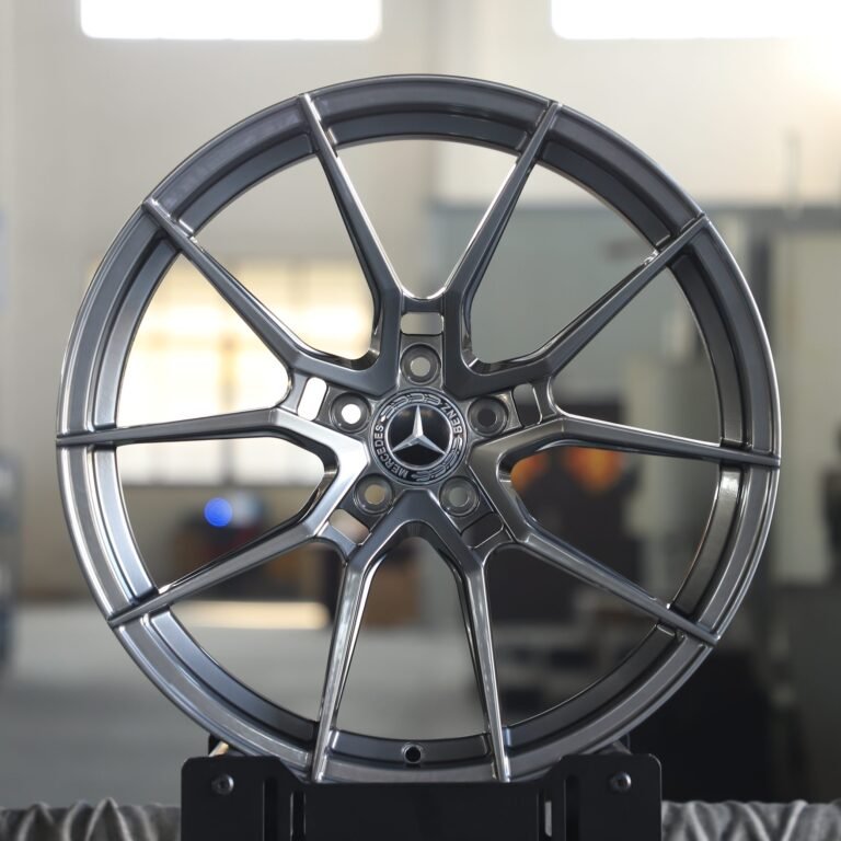 Mercedes-Benz E-Class wheels – Metallic Gray 5 Y-Spoke, front view