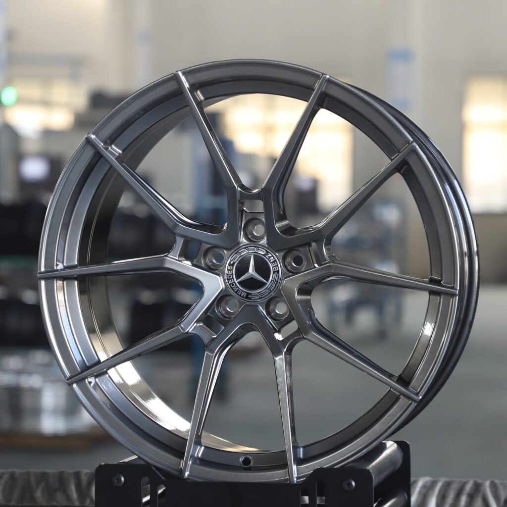 Mercedes-Benz S-Class wheels – Metallic Gray 5 Y-Spoke, angled view