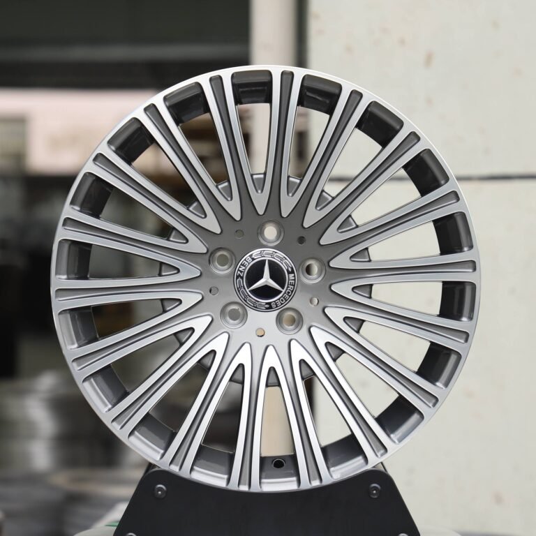 Mercedes-Benz E-Class wheels – Metallic Gray Multi-Spoke Machined Face, front view