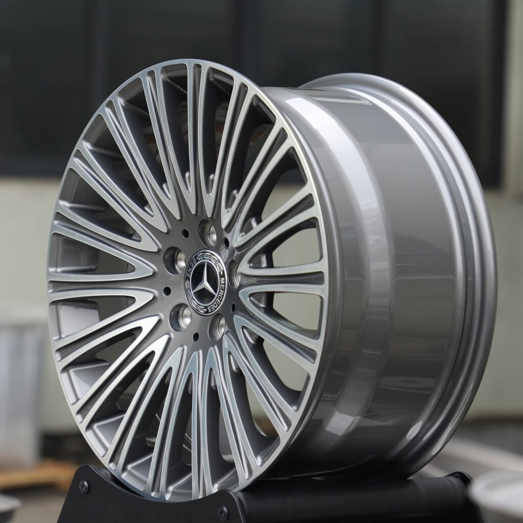 Audi Q7 wheels – Metallic Gray Multi-Spoke Machined Face, lip and barrel detail