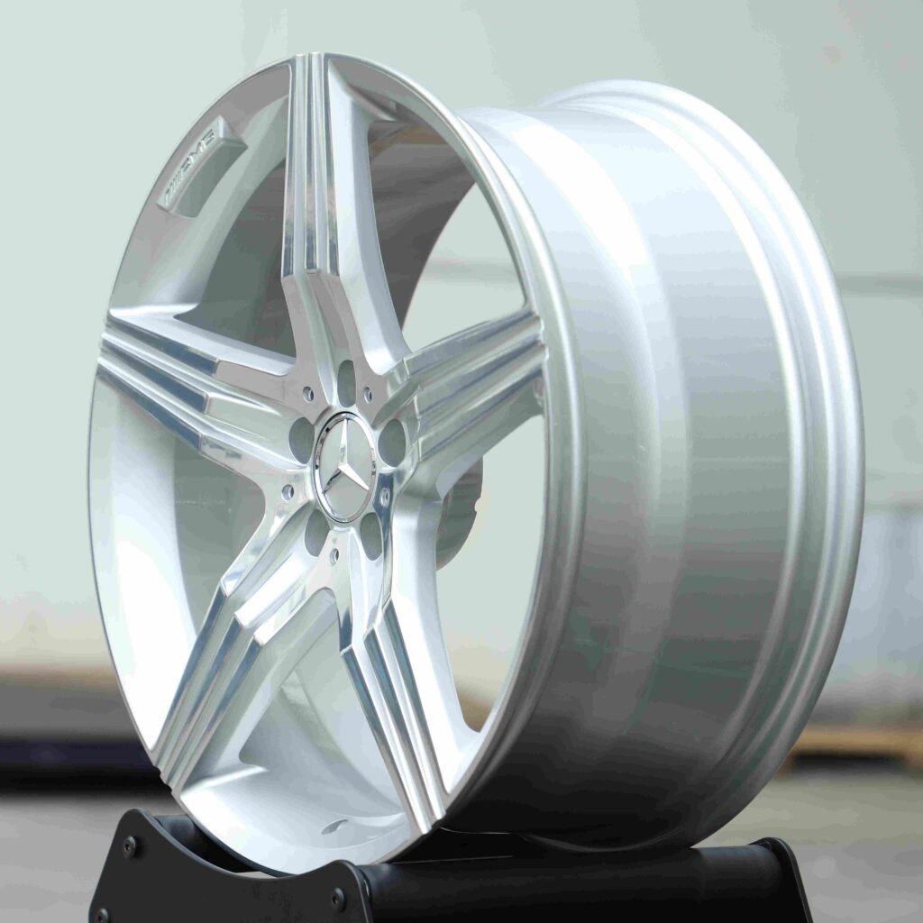 Mercedes-Benz C-Class W206 wheels – Polished Silver 5-Spoke, lip and barrel detail