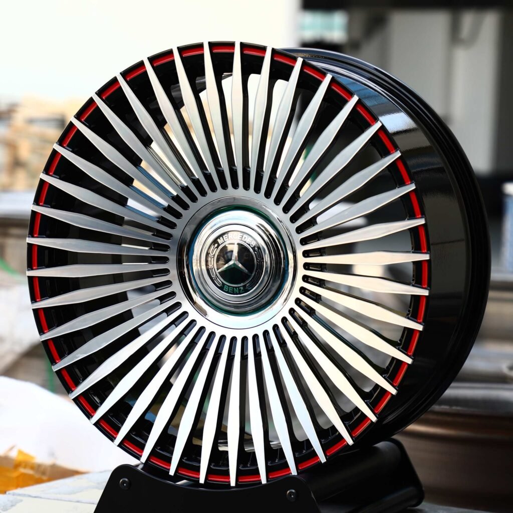 Mercedes-Benz S-Class wheels – Red / Black Multi-Spoke, angled view