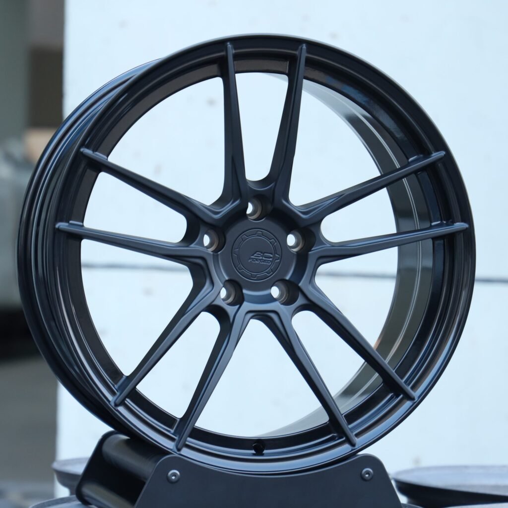 BMW 3 Series F30 wheels – Metallic Gray 10-Spoke, angled view