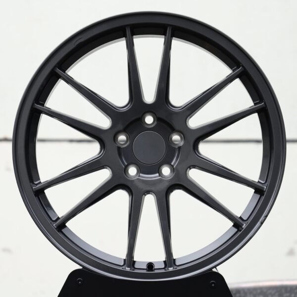 Porsche 911 wheels – Gunmetal 14-Spoke, front view