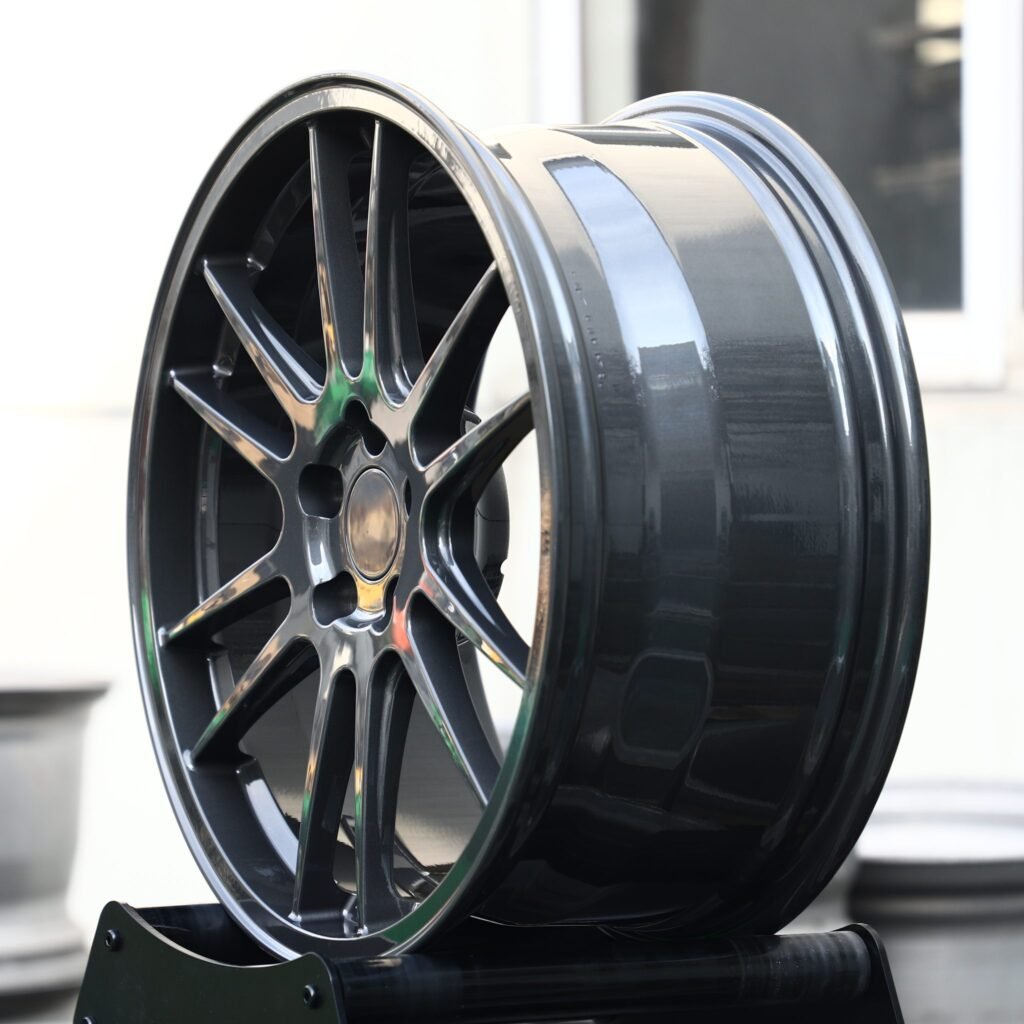 Tesla Model 3 wheels – Metallic Gray 12-Spoke, lip and barrel detail
