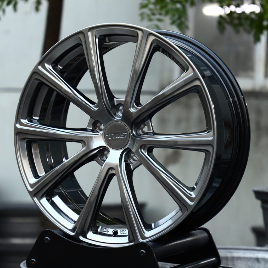 BMW M3 wheels – Metallic Gray 5 V-Spoke, angled view