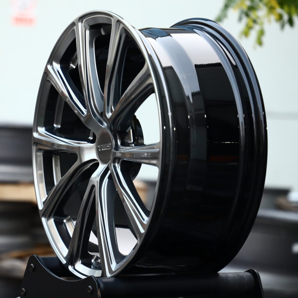 5x130 wheels – Metallic Gray 5 V-Spoke, side view