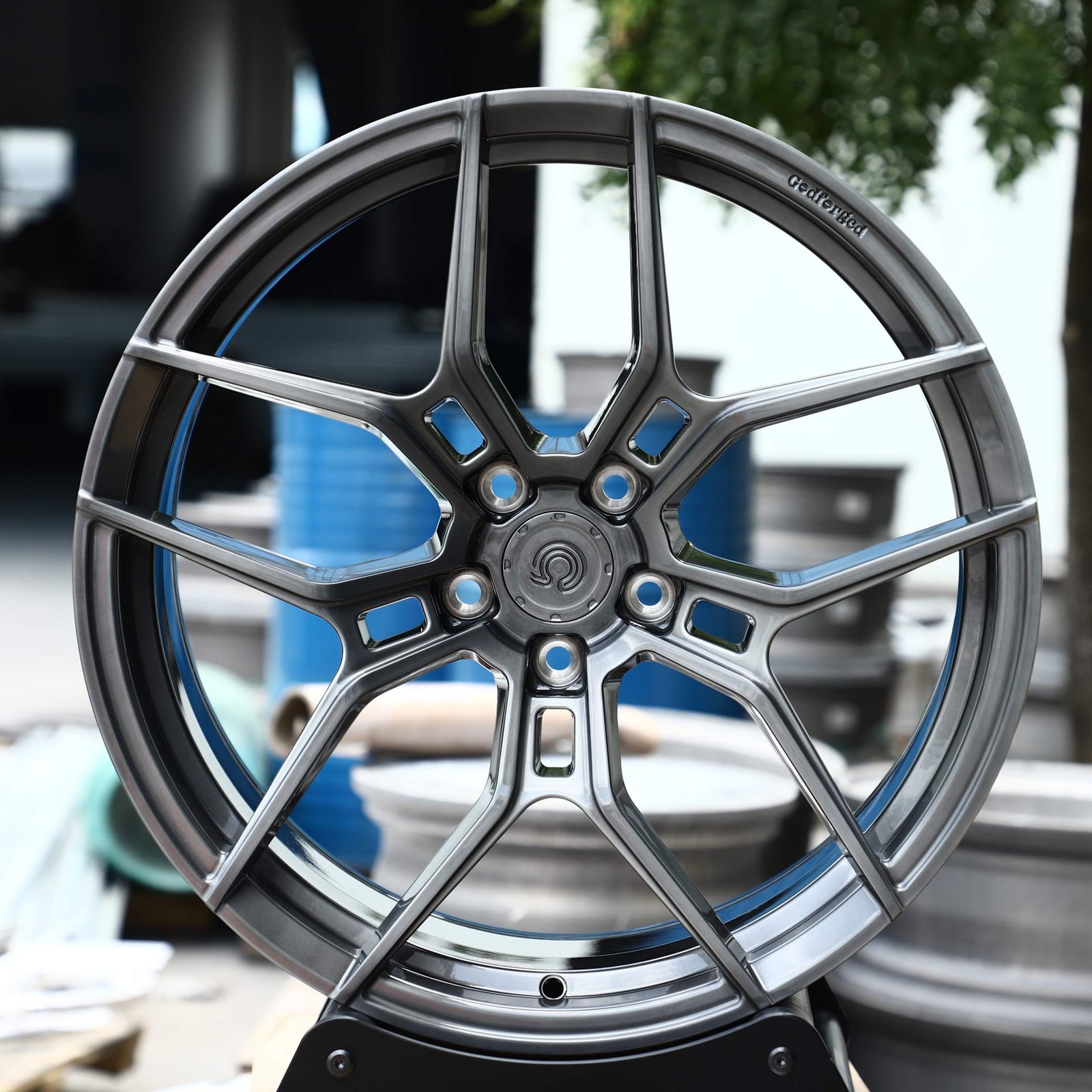 Nissan 370Z wheels – Metallic Gray 5 Y-Spoke Concave, front view