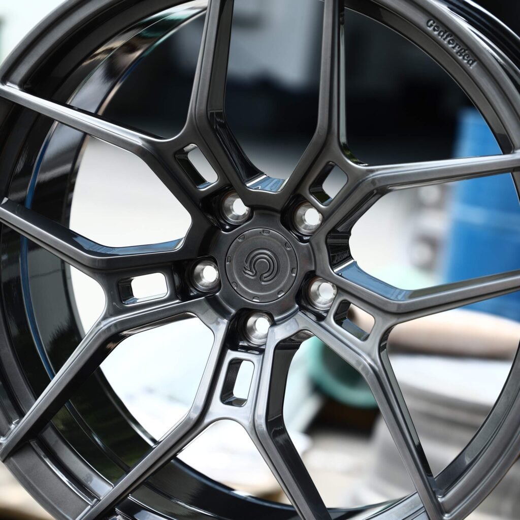 Tesla Model 3 wheels – Metallic Gray 5 Y-Spoke Concave, lip and barrel detail