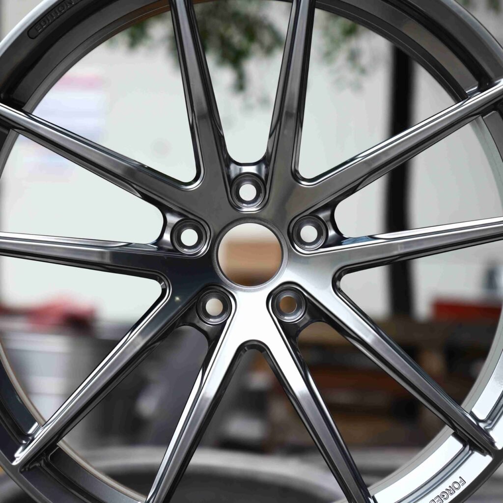 Audi A4 B9 wheels – Metallic Gray 5 Y-Spoke, lip and barrel detail
