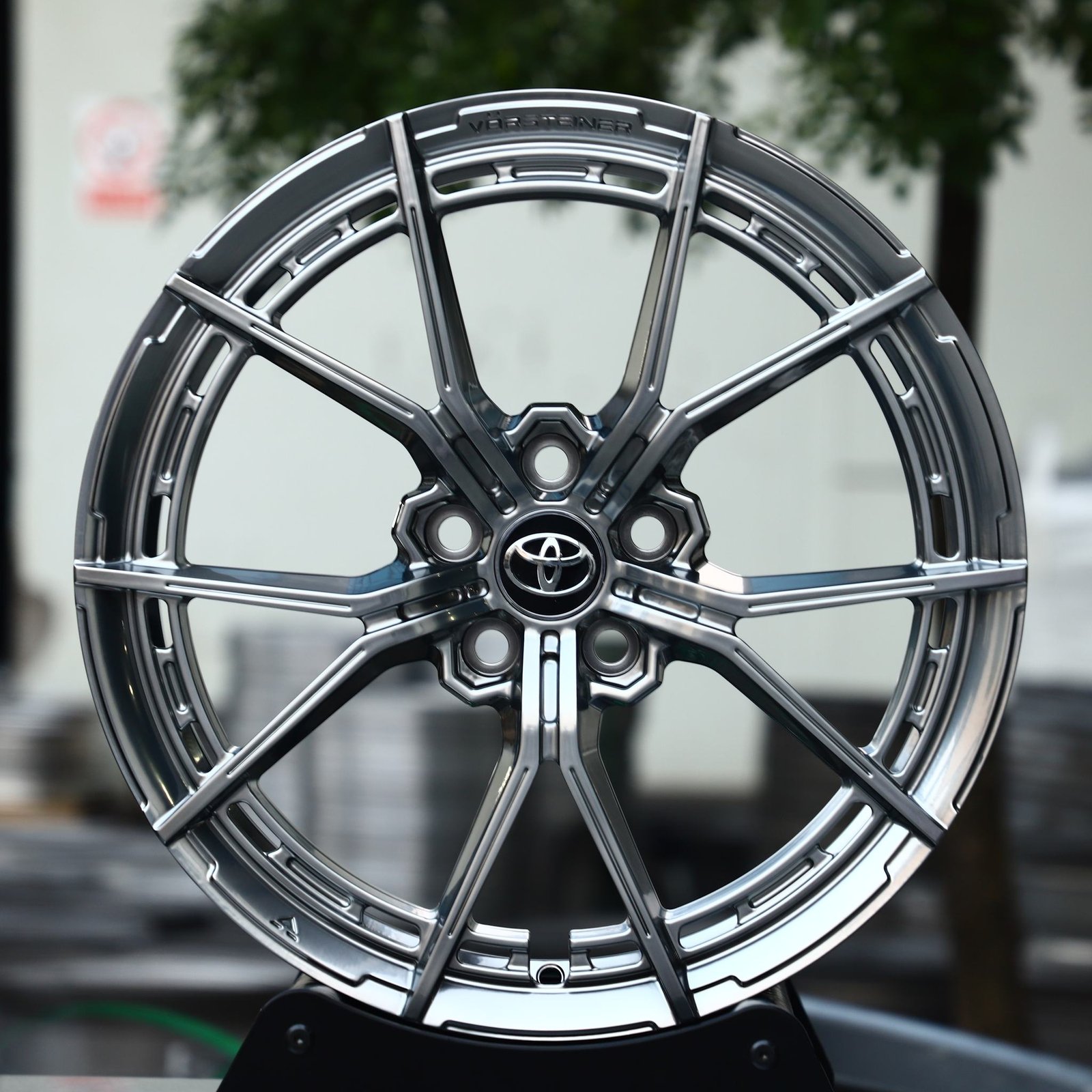 Toyota GR86 wheels – Metallic Gray 5 Y-Spoke, front view