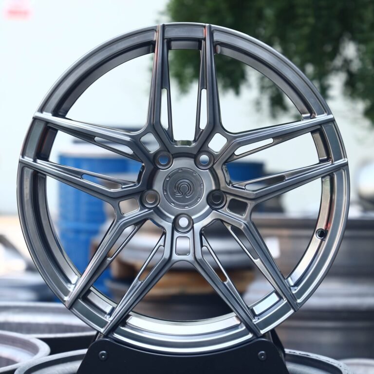 Porsche 911 wheels – Metallic Gray 5 Y-Spoke Side-Milled, front view