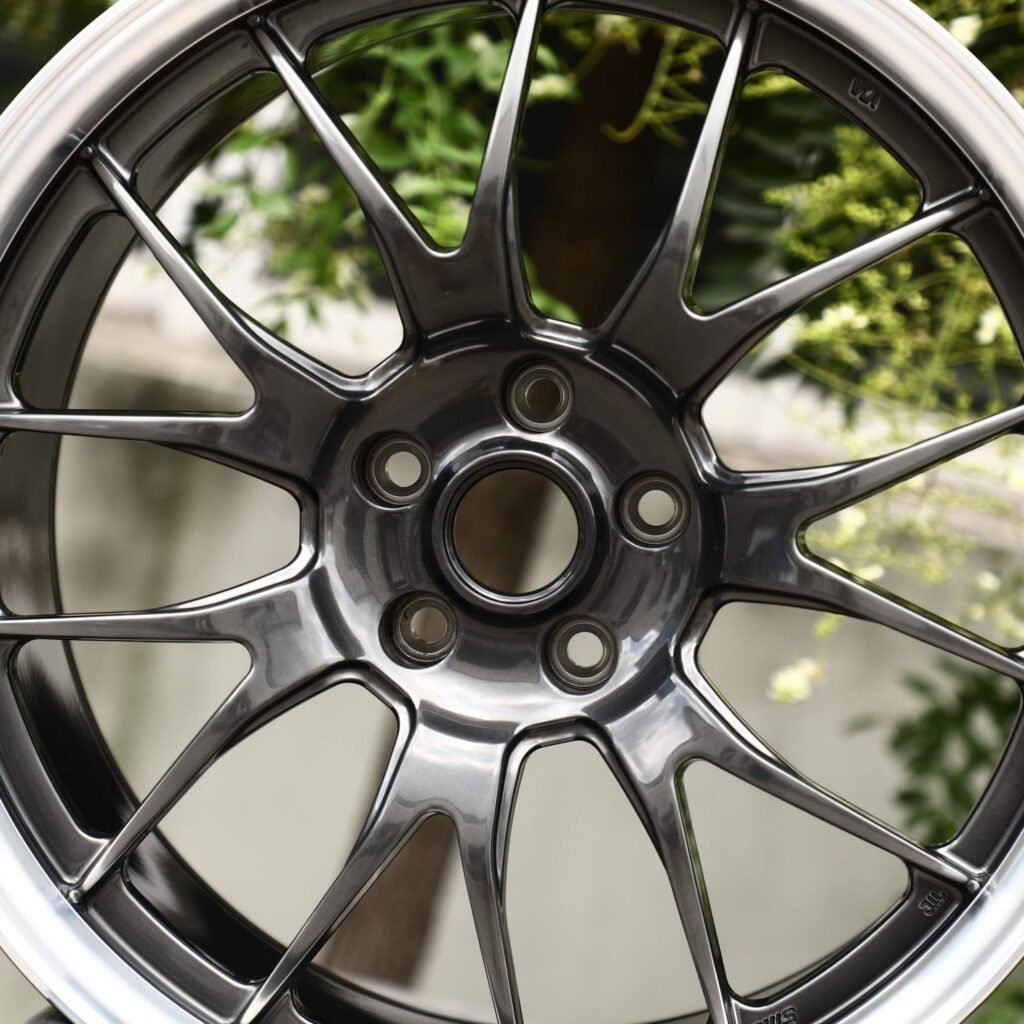 Audi A4 B9 wheels – Metallic Gray 7 Y-Spoke Deep Lip, lip and barrel detail