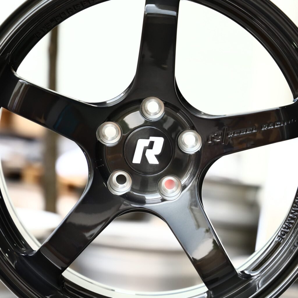 5x100 wheels – Metallic Gray Deep Lip, side view