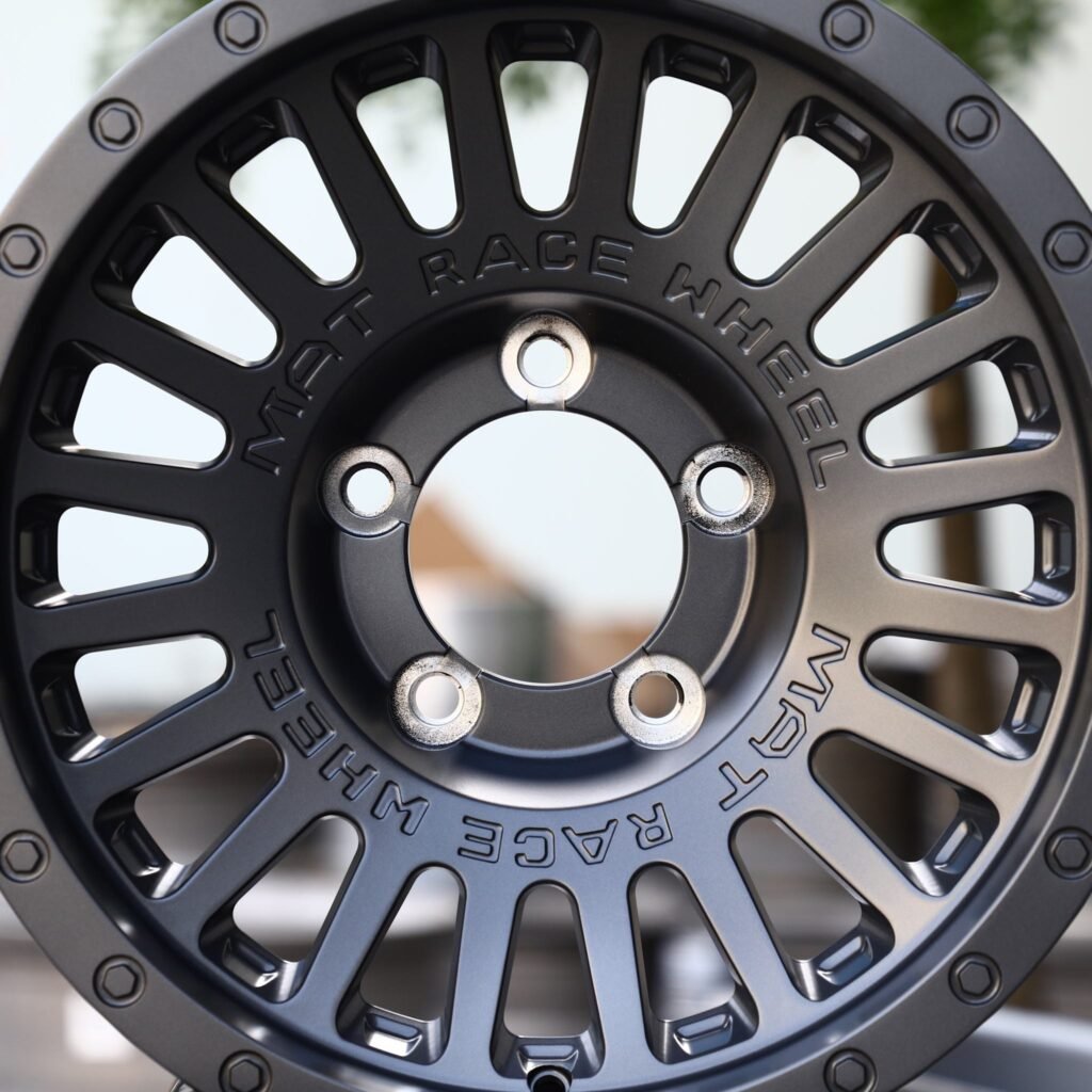 Jeep Gladiator wheels – Metallic Gray Exposed Bolt Detail, lip and barrel detail
