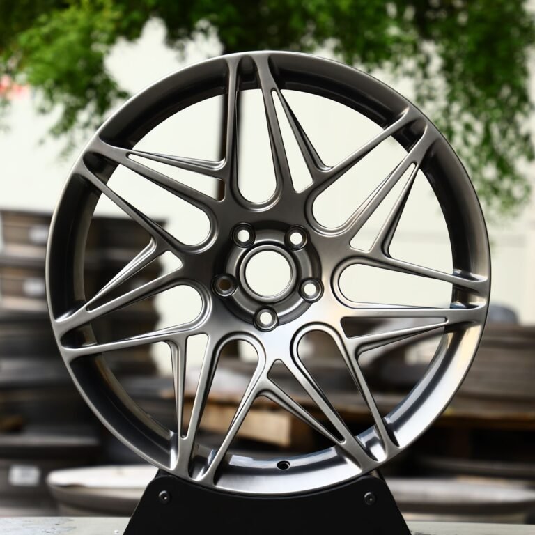 Porsche 911 wheels – Metallic Gray Split, front view