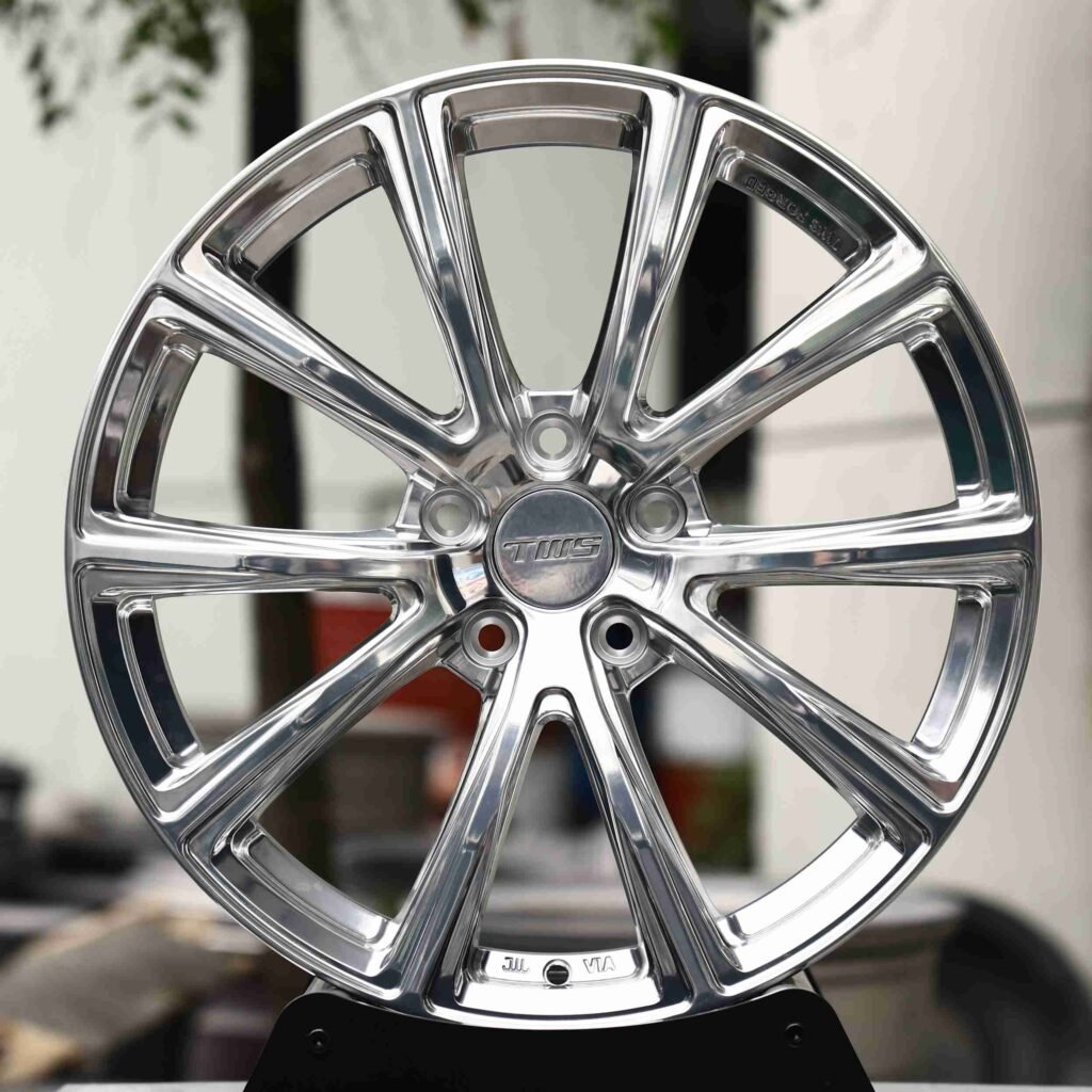Porsche 911 wheels – Mirror Polished Silver 10-Spoke, front view