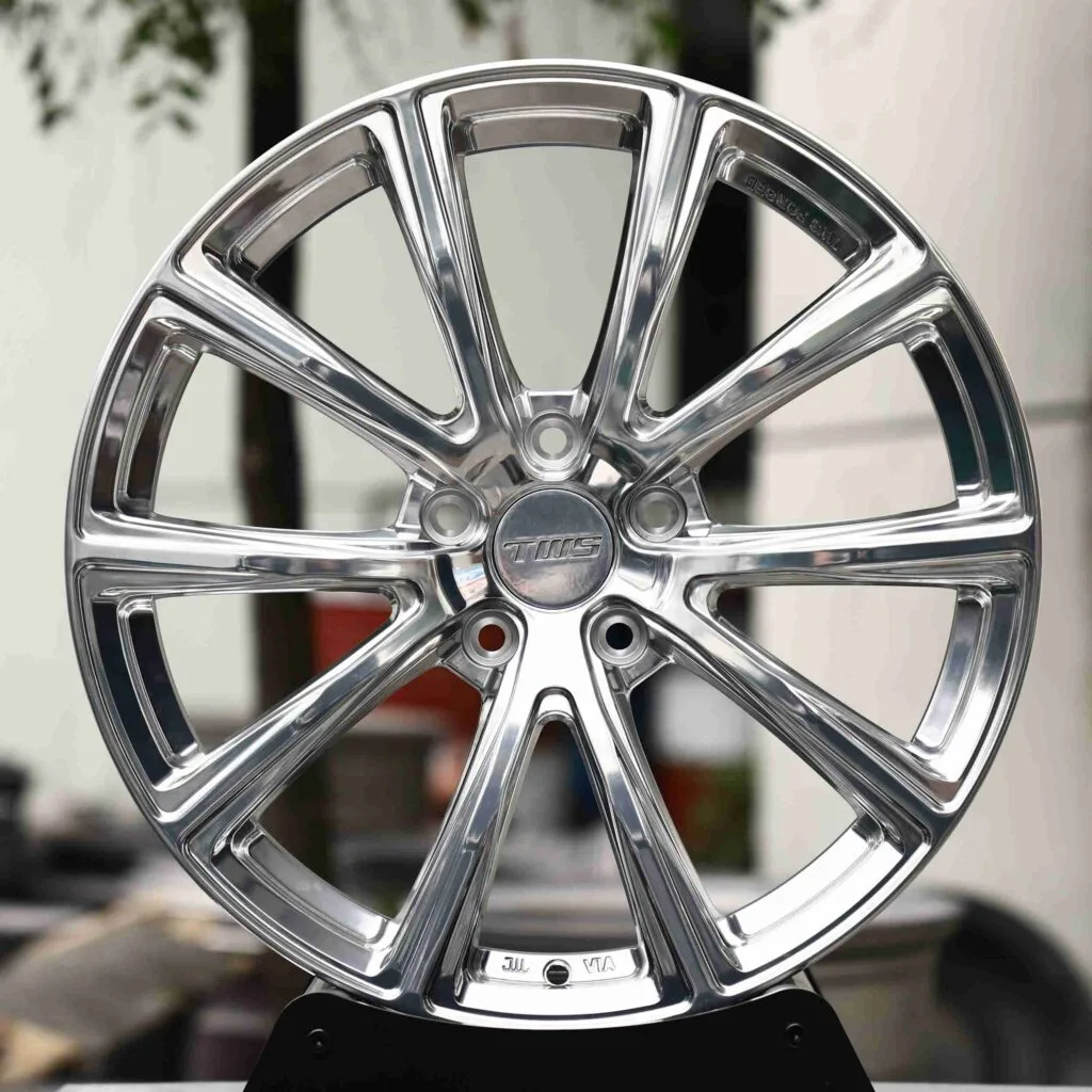 Porsche 911 wheels – Mirror Polished Silver 10-Spoke, front view