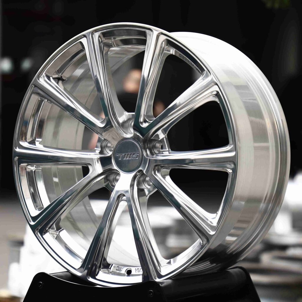 BMW M3 wheels – Mirror Polished Silver 10-Spoke, angled view