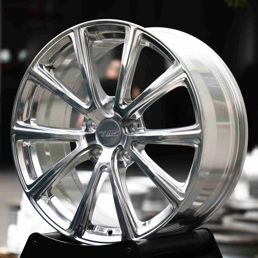 BMW M3 wheels – Mirror Polished Silver 10-Spoke, angled view
