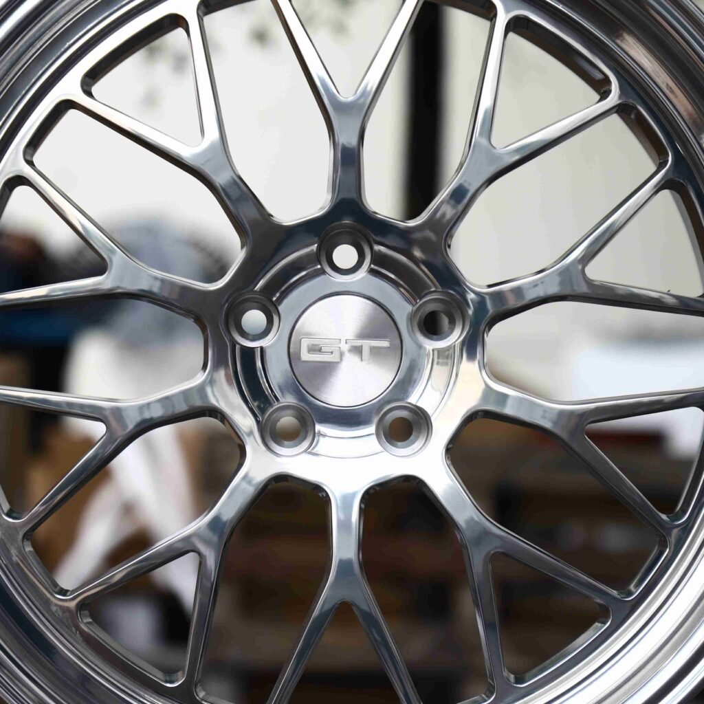 BMW M4 F82 wheels – Mirror Polished Silver 10 Y-Spoke Deep Lip, lip and barrel detail